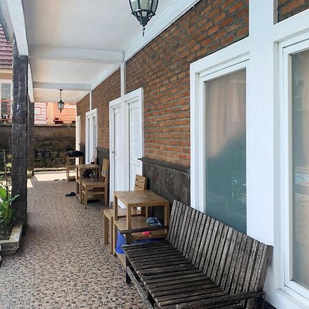 Urbanview Hotel Villa Q Gisting Bandjarnegeri Экстерьер фото