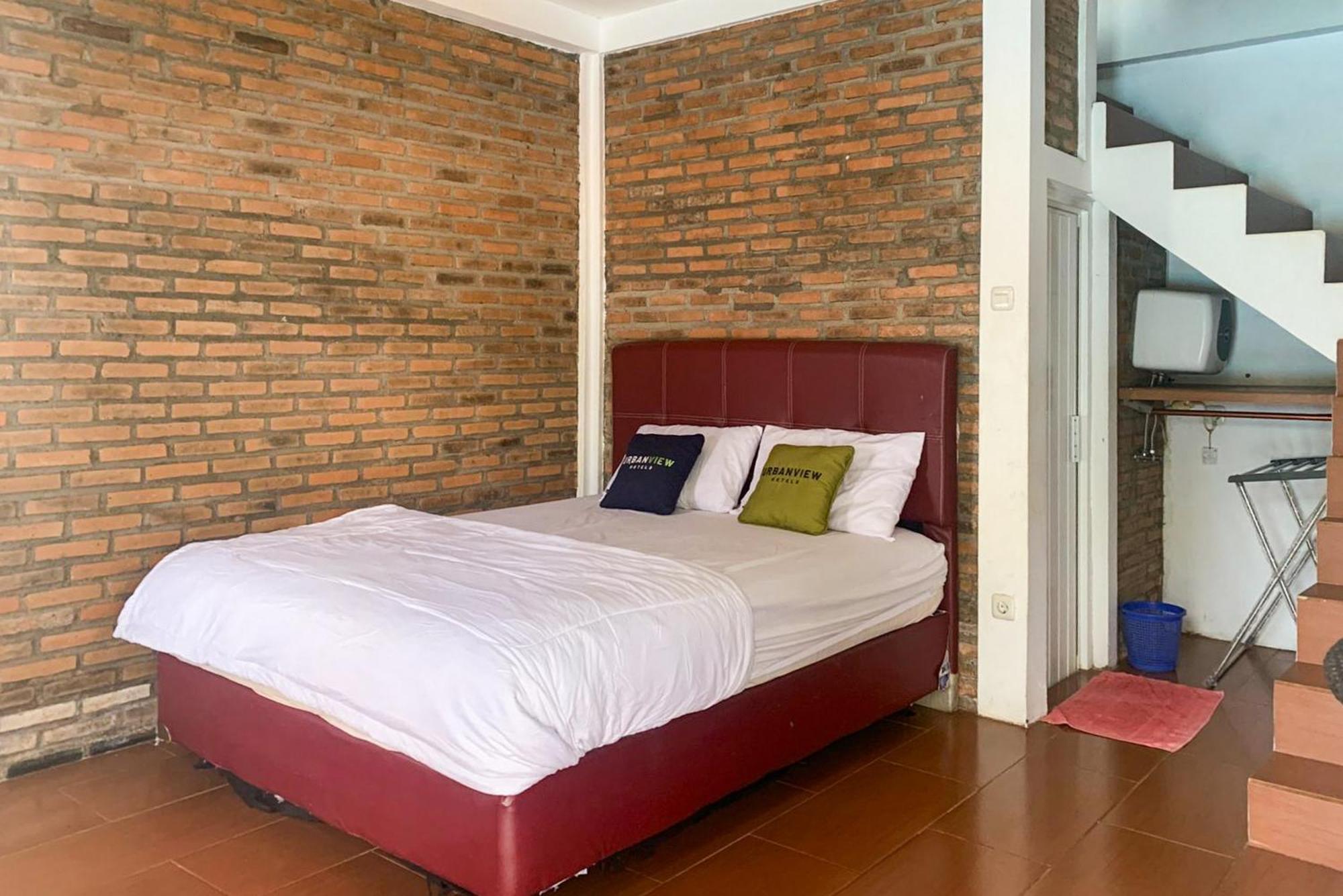 Urbanview Hotel Villa Q Gisting Bandjarnegeri Экстерьер фото
