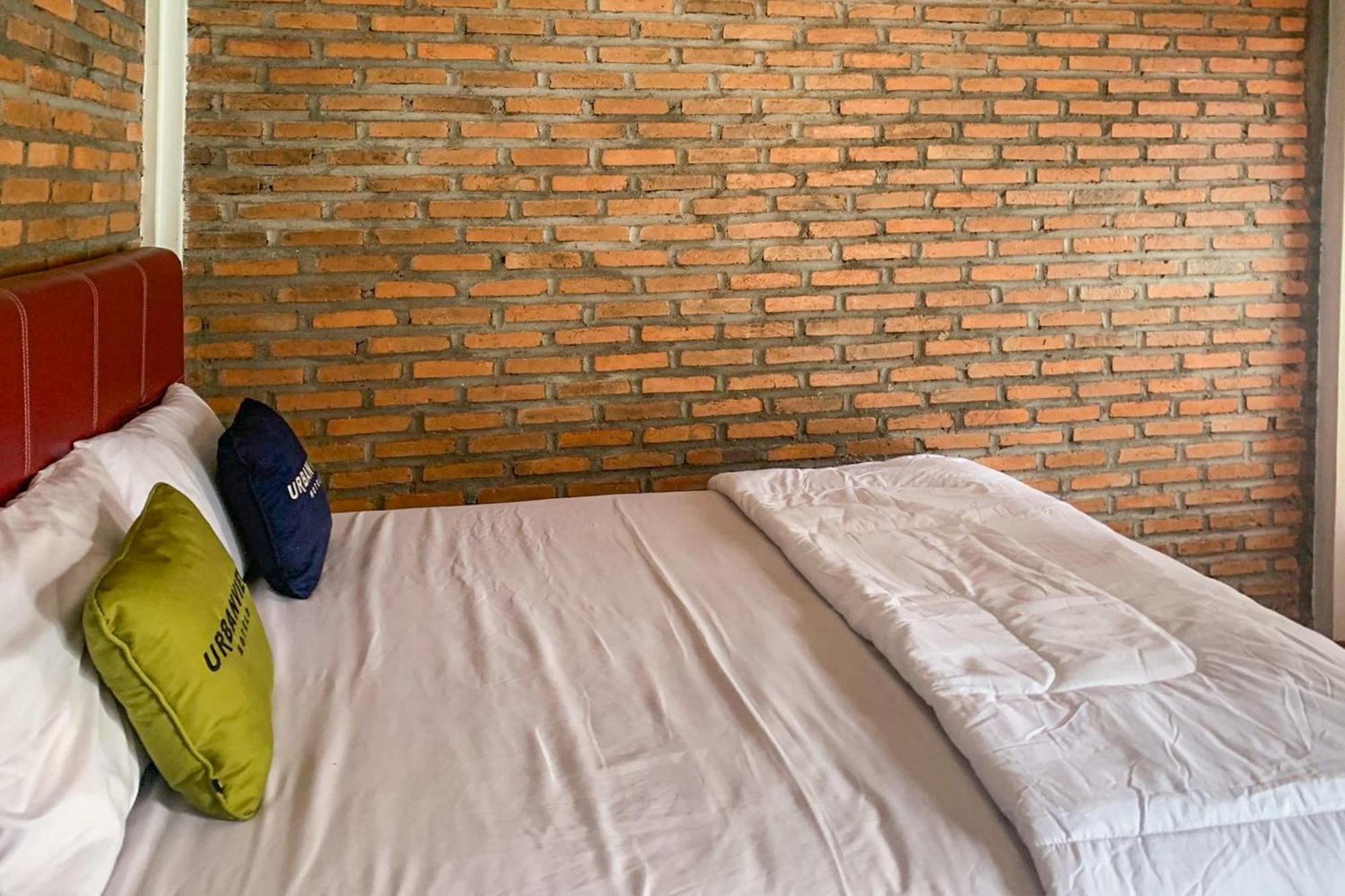 Urbanview Hotel Villa Q Gisting Bandjarnegeri Экстерьер фото