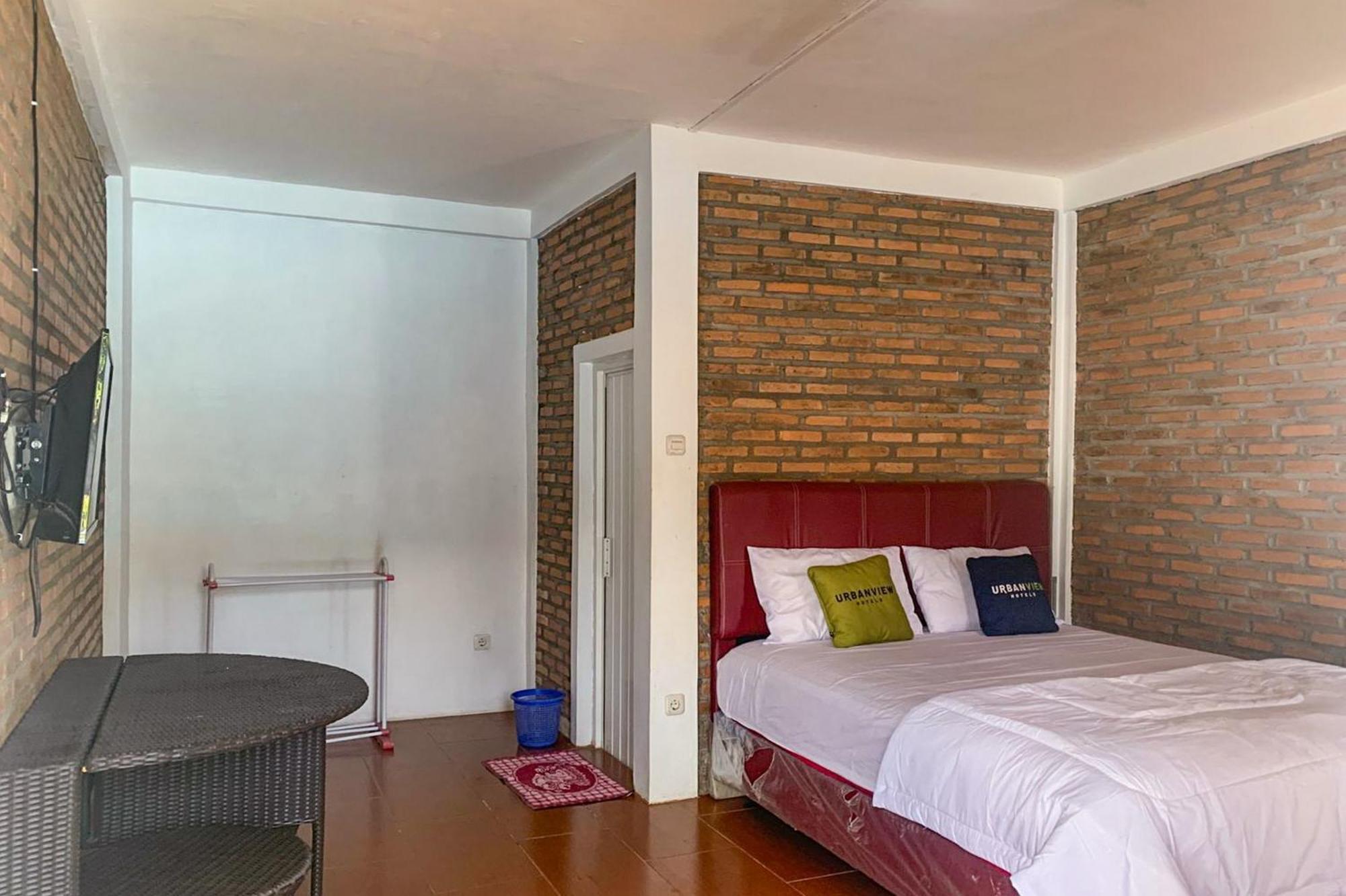 Urbanview Hotel Villa Q Gisting Bandjarnegeri Экстерьер фото